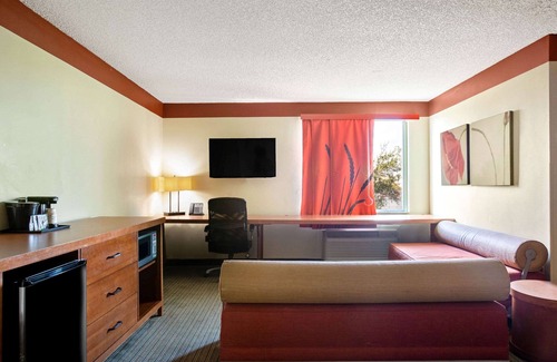 Cutler Bay Hotel | La Quinta Inn & Suites by Wyndham Miami Cutler Bay