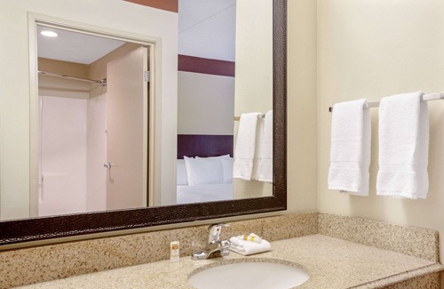 Cutler Bay Hotel | La Quinta Inn & Suites by Wyndham Miami Cutler Bay