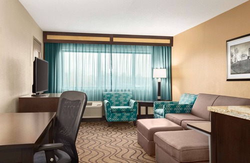 Midlothian Hotel | La Quinta Inn & Suites by Wyndham Richmond-Midlothian