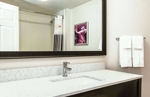 Guasti Hotel | La Quinta Inn & Suites by Wyndham Ontario Airport