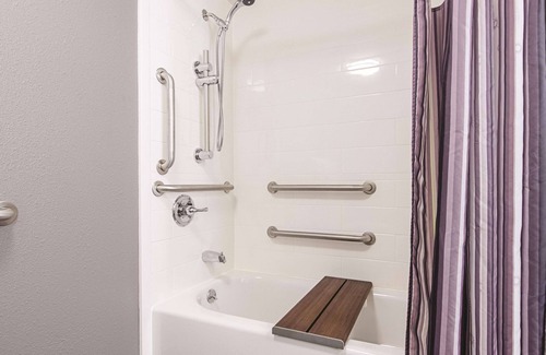Portland Hotel | La Quinta Inn & Suites by Wyndham Portland DT/Maine Med
