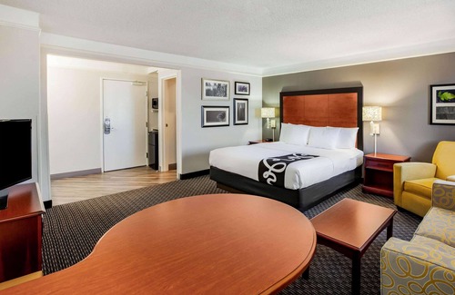 Baytown Hotel | La Quinta Inn & Suites by Wyndham Houston Baytown East