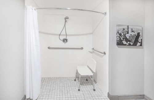 Sharpstown Hotel | La Quinta Inn & Suites by Wyndham Houston Southwest