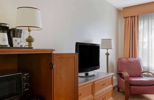 Sunrise Hotel | La Quinta Inn & Suites by Wyndham Sawgrass
