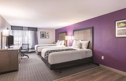 Salem Hotel | La Quinta Inn & Suites by Wyndham Salem NH