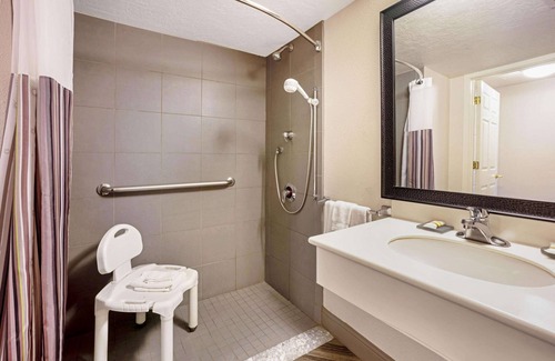 New Tacoma Hotel | La Quinta Inn & Suites by Wyndham Tacoma - Seattle