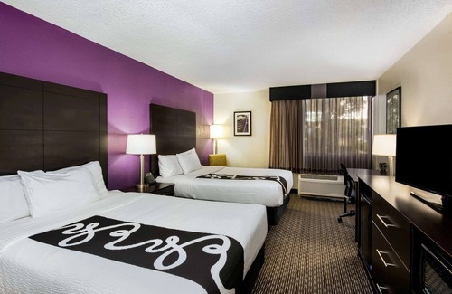 Survey Creek Hotel | La Quinta Inn & Suites by Wyndham Fort Lauderdale Tamarac
