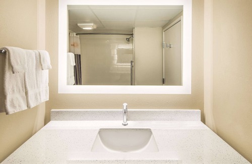 Milledgeville Hotel | La Quinta Inn & Suites by Wyndham Milledgeville