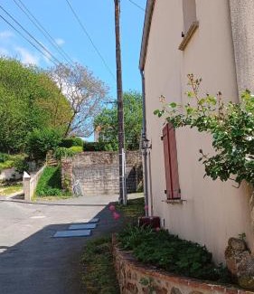 Saint-Michel-Mont-Mercure House | La Rustica