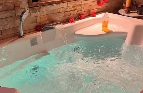 Barjols House | La suite inoubliable Avec jacuzzi