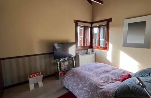 Requena Villa | La Traviesa,Villa de Lujo de 500 m. en el Campo con Piscina