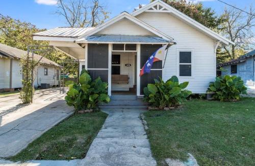 Freetown - Port Rico House | Lafayette Getaway - Private Room in a Shared House