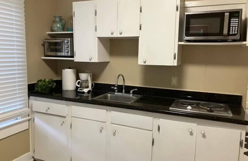 Freetown - Port Rico Apartment | Lafayette Getaway: Stylish Apartment, Kitchen, & Garden