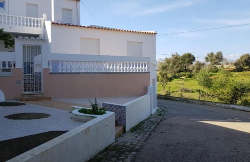 Lagoa e Carvoeiro House | Lagoa five bed house By Red Ba Serviced Accommodation UK