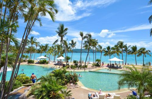 Hamilton Island Apartment | Lagoon Beachfront Lodge 006 on Hamilton Island by HamoRent