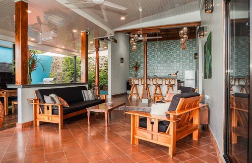 La Laguna Villa | Laguna Lakefront Luxury at Casa Tuani