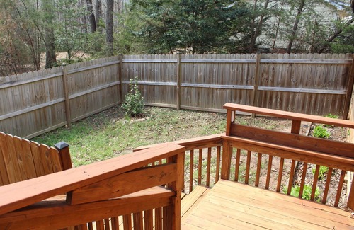 Blue Water House | Lake Anna Woodside Retreat - sleeps 4 adults and 2 children
