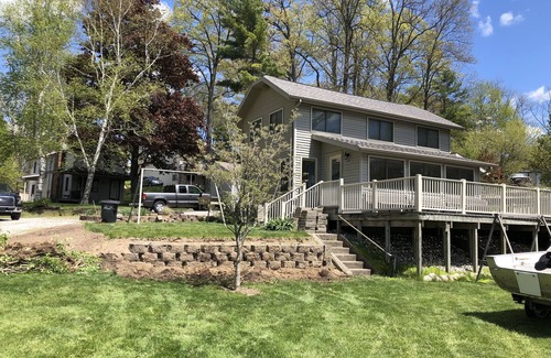 Stroh Cottage | Lake Cottage on Big Long Lake!