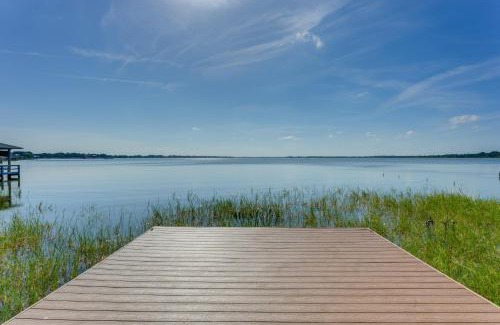 Tavares Apartment | Lake Dora Escape Canal Access and Seaplane Sights!