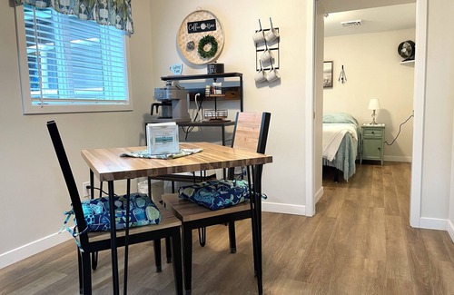 Shipshewana House | Lake Front Cottage | Kayaks | Game Table Fun