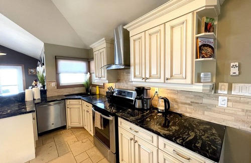 Long Point Cottage | Lake Front Lucky Seven Cottage