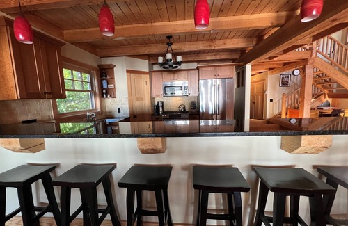 Victoria Beach Cottage | Lake Front, Timber Frame with Hot Tub