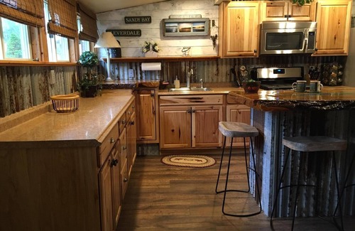 Cleverdale Cottage | Lake George Sandy Bay Waterfront Cottage Awesome for Families