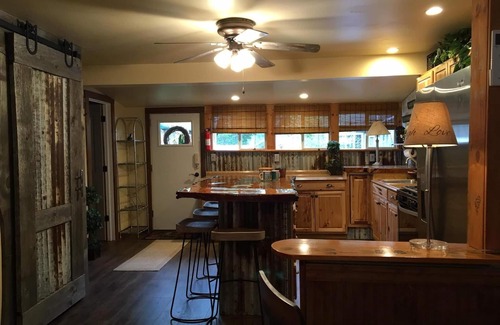 Cleverdale Cottage | Lake George Sandy Bay Waterfront Cottage Awesome for Families