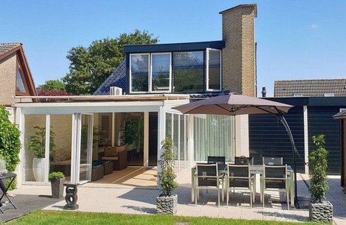 Vleteren House | Lake house 21 luxury bungalow with iR Sauna
