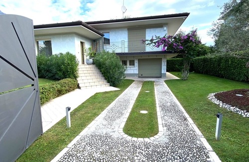 Toscolano Maderno House | "Lake House" Charming Villa just 50 meters from the lake and sandy beach