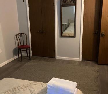 Edgar House | Lake House Cabin Two bedrooms
