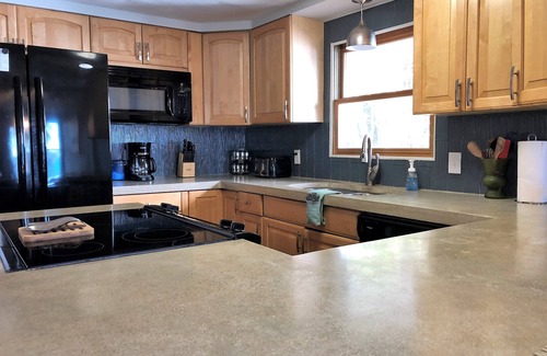 Cheboygan House | Lake Huron home - Bridge Views - private beach