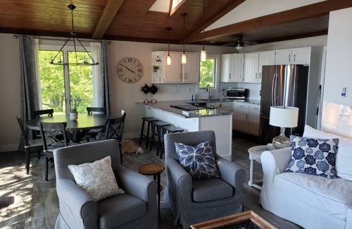 Mears Cottage | Lake Michigan Beachfront Cottage.3-7 days now Available 8/23/25 to 8/30/25!
