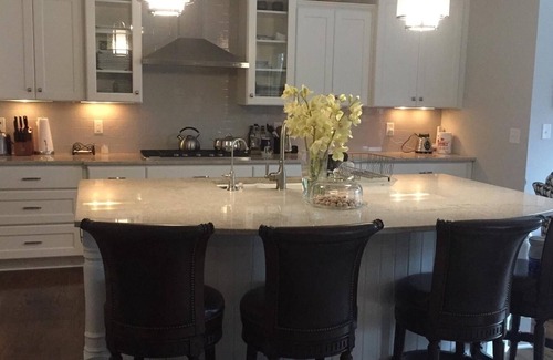 Mayhew House | Lake Norman Luxury 6 br House Pool, Hot tub, Outdoor Oasis. Pets ok!