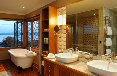 Acacia Bay Bed & Breakfast | Lake Taupo Lodge