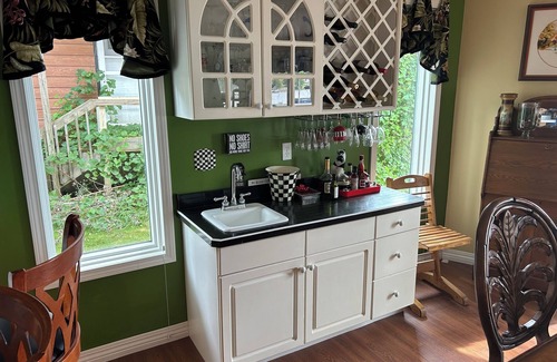 Haslett House | Lake Retreat