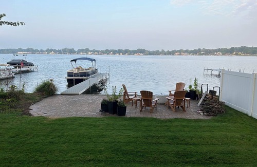 Haslett House | Lake Retreat
