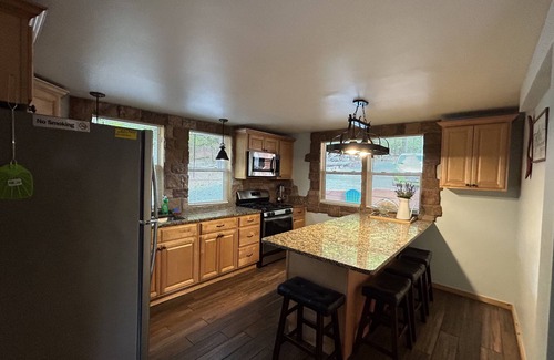 Wallenpaupauk Lake Estates House | Lake Wallenpaupack water front, hot tub, boat dock, kayaks, pontoon boat, swings