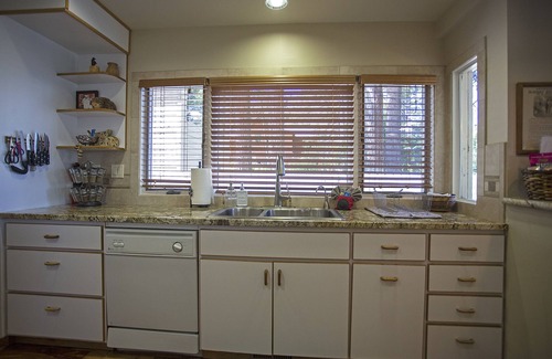 Al Tahoe House | LAKEFRONT 6 BEDROOM HOMEn IF YOU WANT THE BEST THIS IS IT
