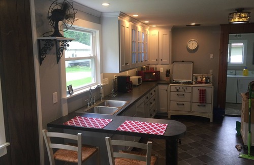 Bemus Point House | LAKEFRONT COTTAGE WITHIN WALKING DISTANCE TO ALL OF BEMUS POINT'S ATTRACTIONS