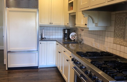 Chapel Hill House | Lakefront Luxurious Spacious Amazing Views Suites Available