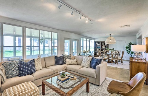 Tavares House | Lakefront Tavares Home with Sunroom and Boat Dock