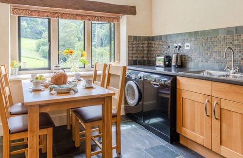 Cranham Cottage | Lakeside Cottage, Cranham, Near Cheltenham - sleeps 4 guests in 2 bedrooms