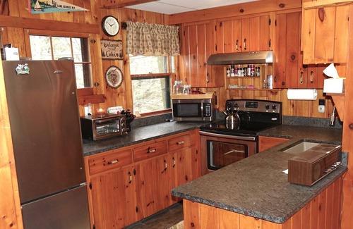 Lake George Cottage | Lakeside Cottage on Quiet Bay