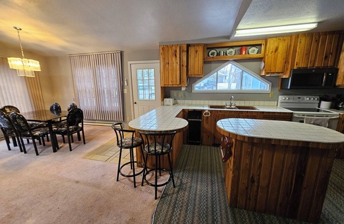 Nevis Cabin | Lakeside Serenity Meets Northern Adventure, Stunning Sunsets, Family Getaway!