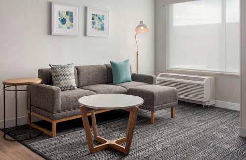Parkrose Hotel | Lakeside Suites