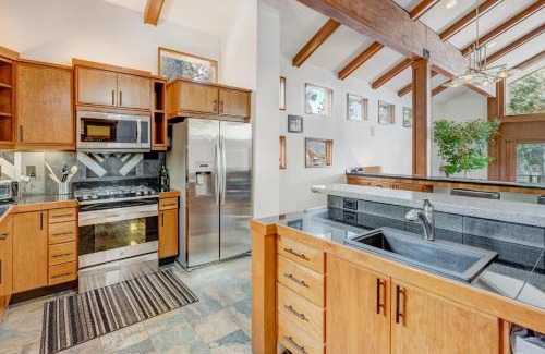 Brockway House | Lakeview Hideaway
