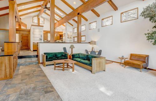 Brockway House | Lakeview Hideaway