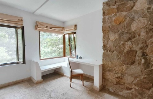San Antonio Palopo Villa | Lakeview on the Rocks