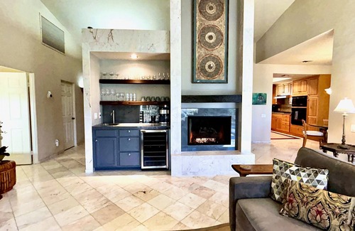 Rancho Mirage Villa | LAKEVIEW RETREAT: 2 lg En-Suite Master Bedrooms, Private Pool, Hot Tubs! Managed by Greenday!